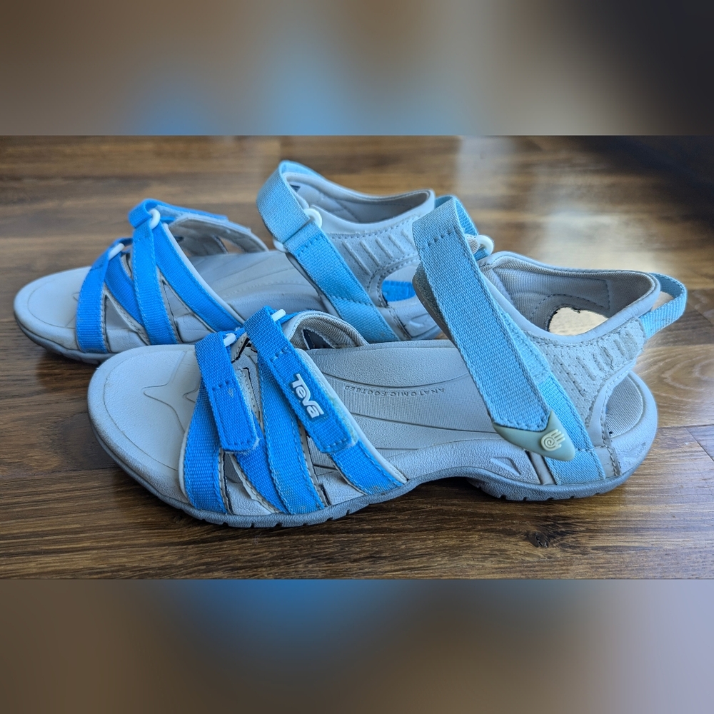 Teva Tirra Sandals Size 5
